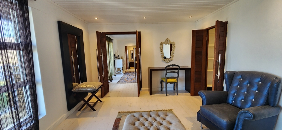 To Let 4 Bedroom Property for Rent in Glencairn Heights Western Cape